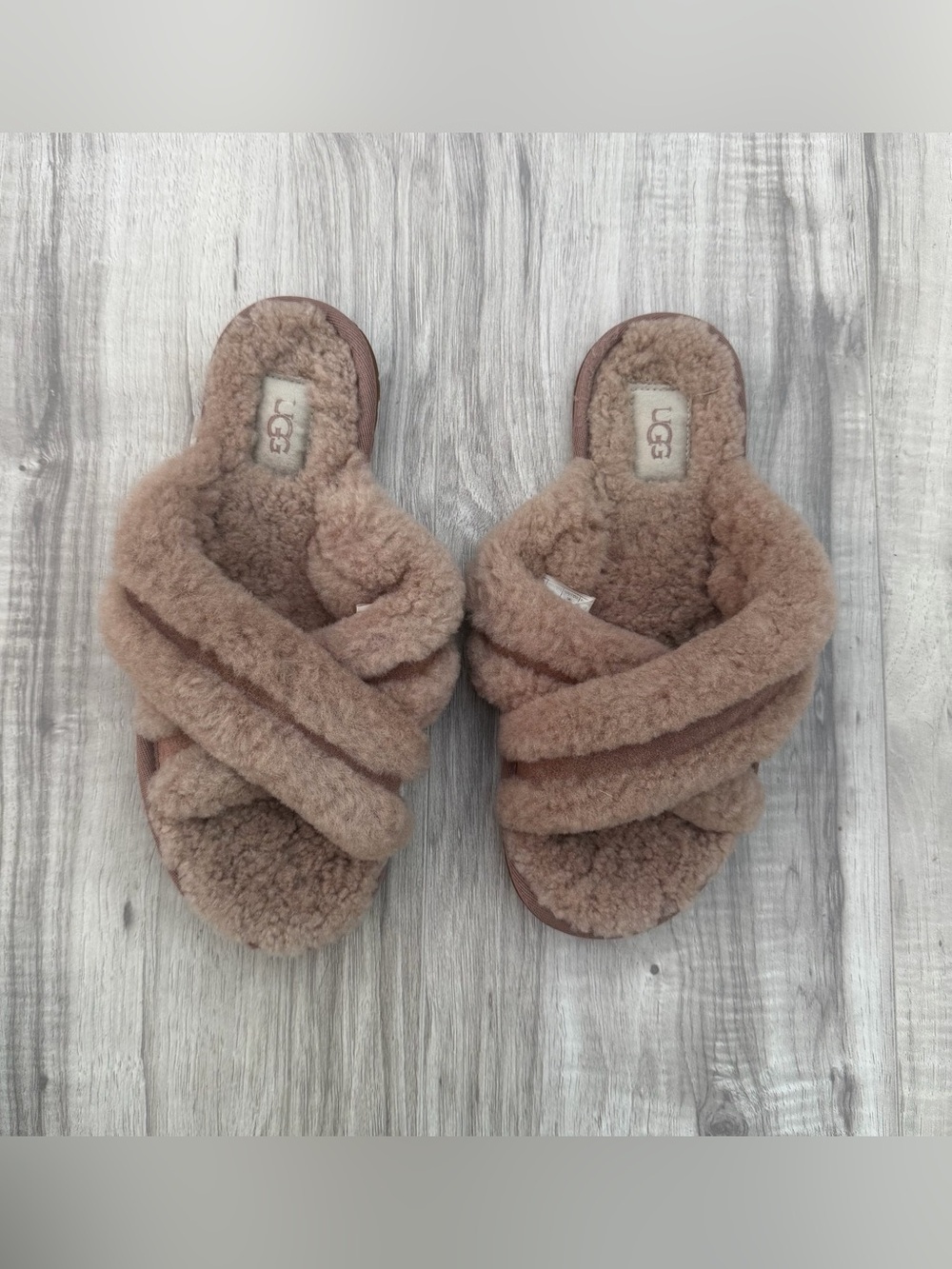 UGG Women's Fluff Crossband Slide Sandals - Chestnut Brown